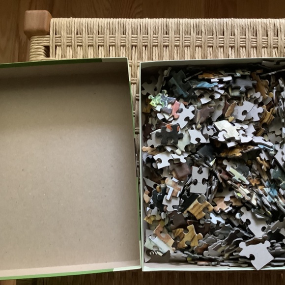 New York Puzzle Company “A New Leaf” Puzzle - Picture 4 of 4